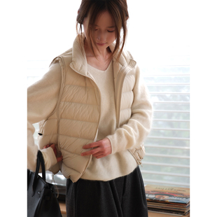 小阿秋轻便百搭白鸭绒羽绒抽绳马甲女秋冬新款无袖立领排骨外套