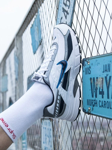 Подлинный инициатор Nike Инициатор управляет мужчинами и женскими винтажными туфлями для папочки кроссовки 394055 101