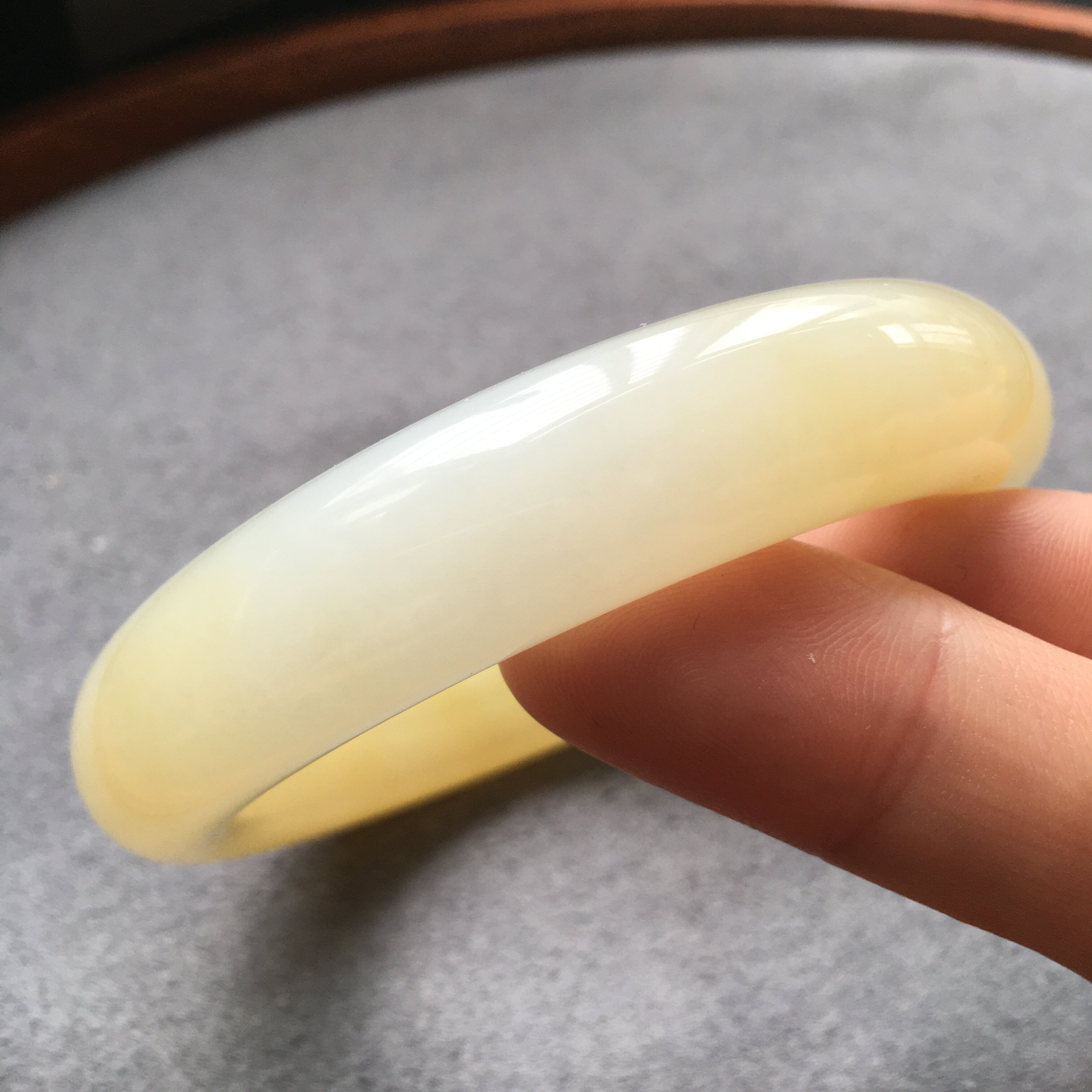 玉韵传说 精美特色和田玉大号糖白玉手镯 内径：59mm 带证书