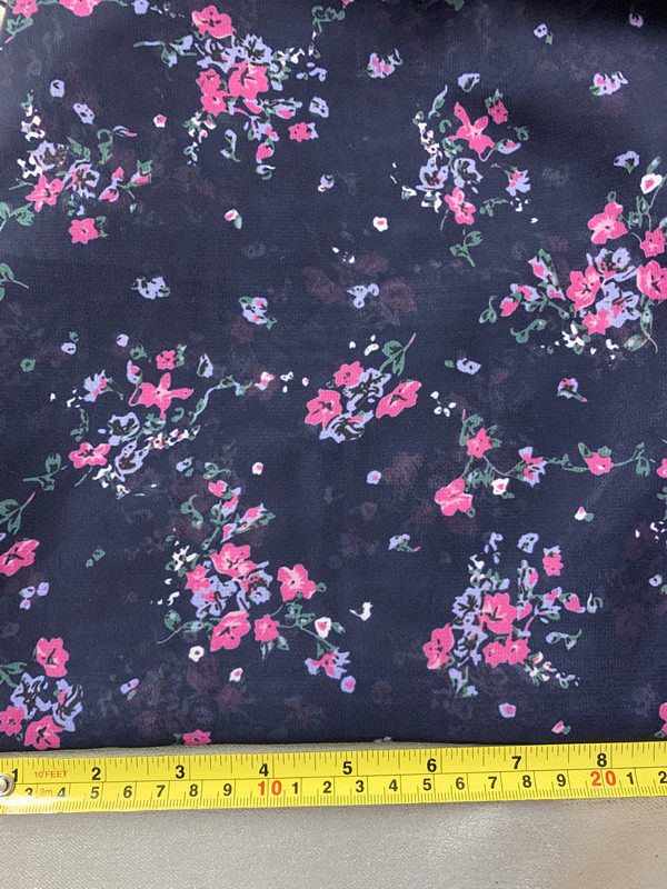 满18包邮外贸布料样品日韩碎花雪纺布头碎布娃娃衣围巾丝