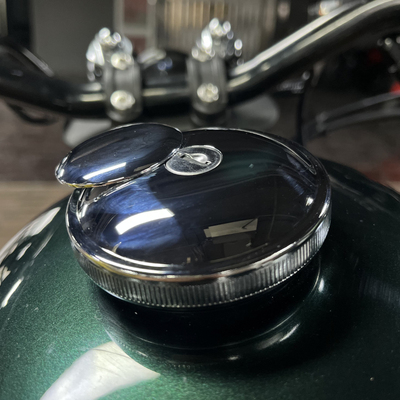 雷电250带锁油箱盖黑色/银色