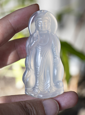 天然高冰白玛瑙大日如来吊坠