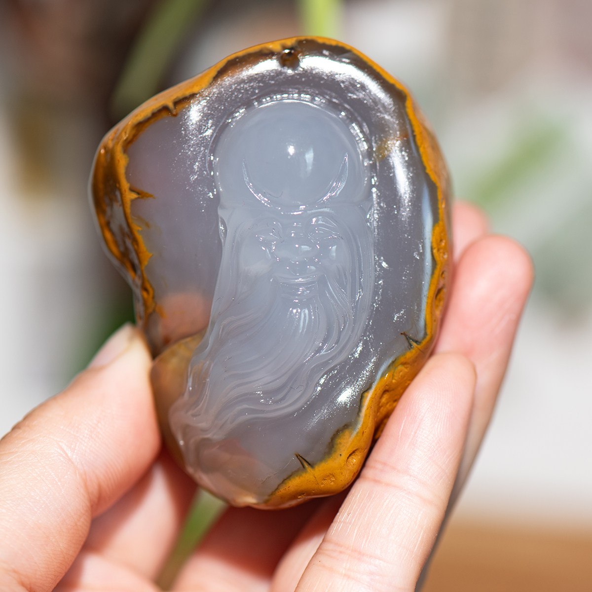 天然玛瑙原石巧雕大号手把件