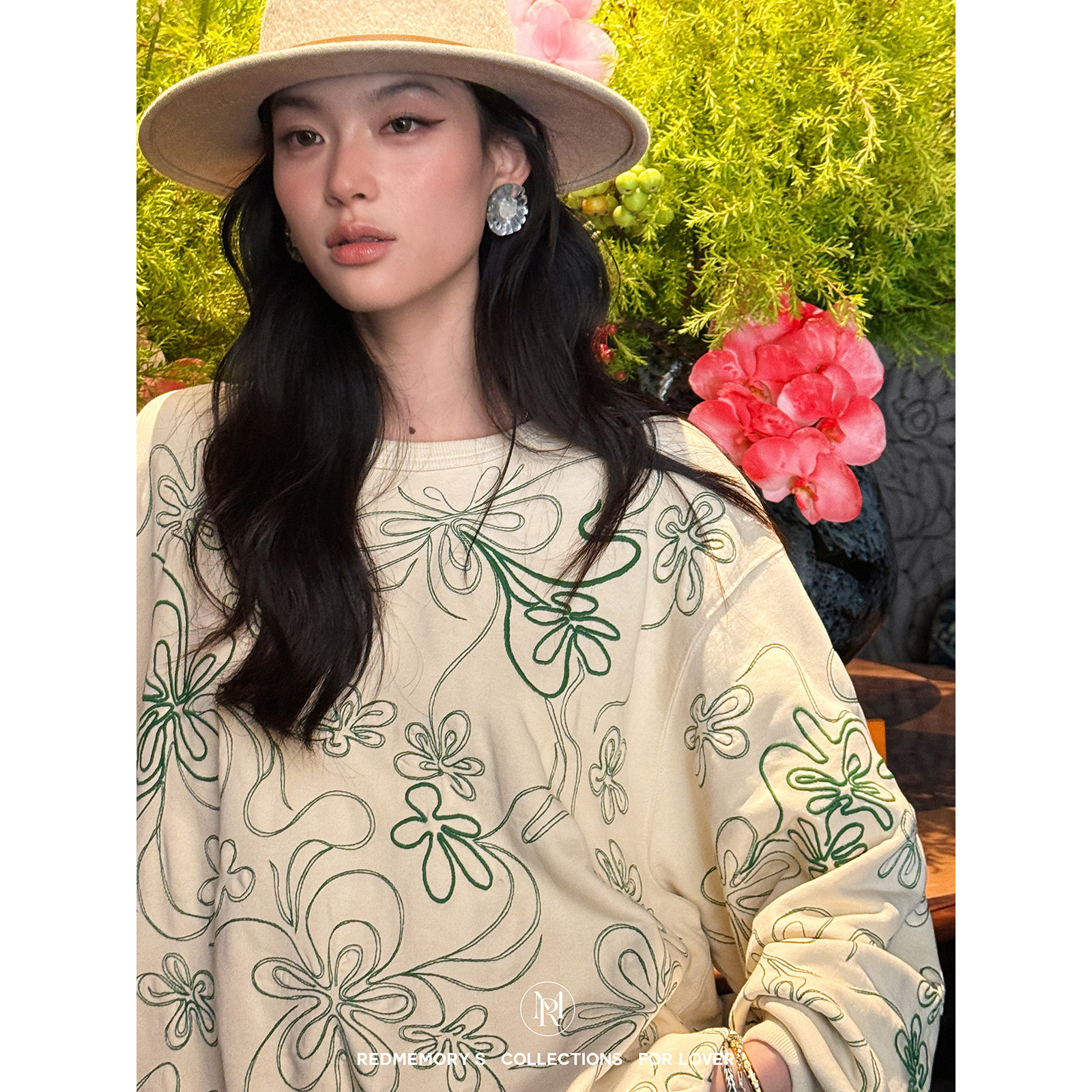 洋气新店REDMEMORY不一样的调调 松弛藏肉 早秋本命刺绣卫衣