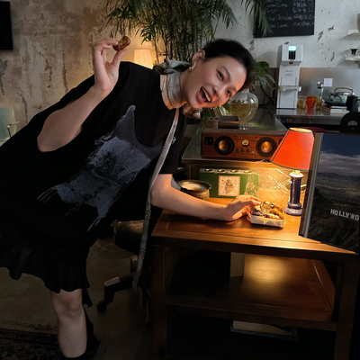 洋气新店REDMEMORY都市芭蕾 跃然心动 不规则花瓣法式chic T裙