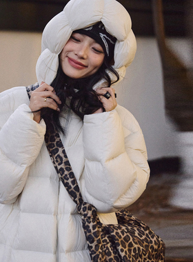 洋气新店REDMEMORY冬日里的云朵拥抱 零压感泡芙琐温羽绒服