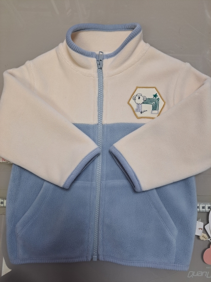 90摇粒绒外套更多款式联系客服