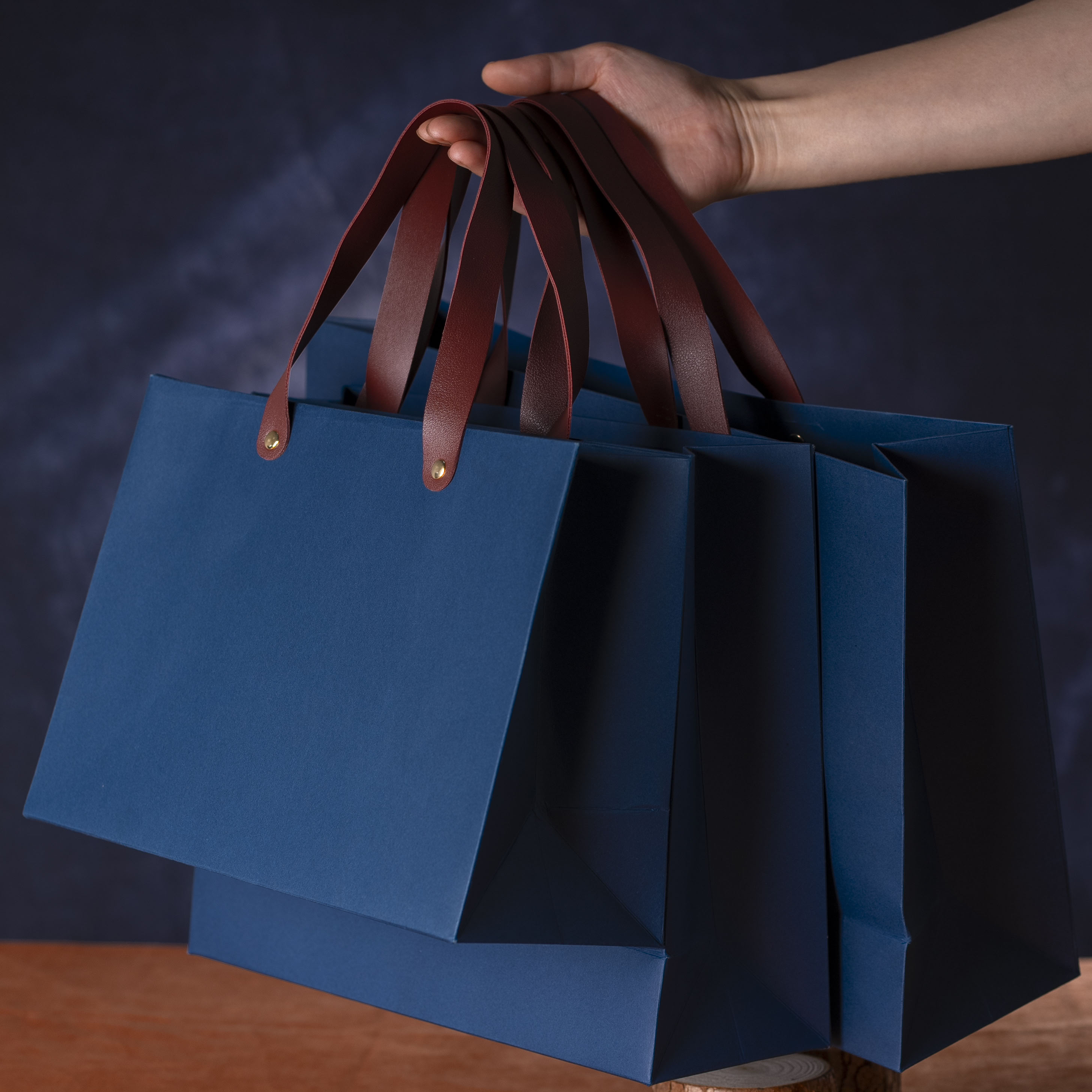 蓝色礼品袋加厚高级手提袋企业商务伴手礼圣诞节元旦购物包装纸袋