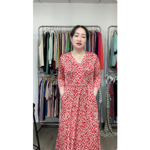 2025夏季真丝针织连衣裙女V领桑蚕丝印花中长裙收腰七分袖大摆裙