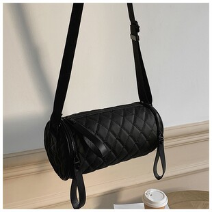 原创菱格圆筒包女斜挎2021冬新款 潮洋气质感百搭水桶牛津布单肩包