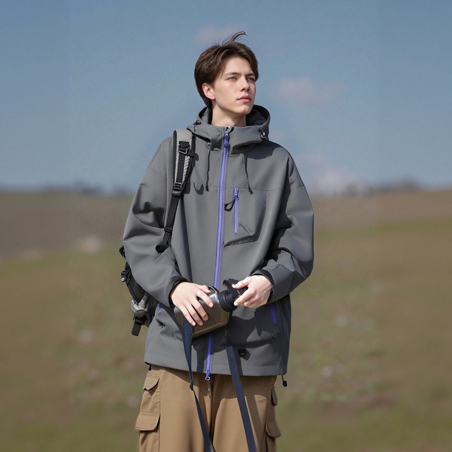 宽松阔版三防面料男女士情侣冲锋衣秋季防水防风连帽保暖外套夹克