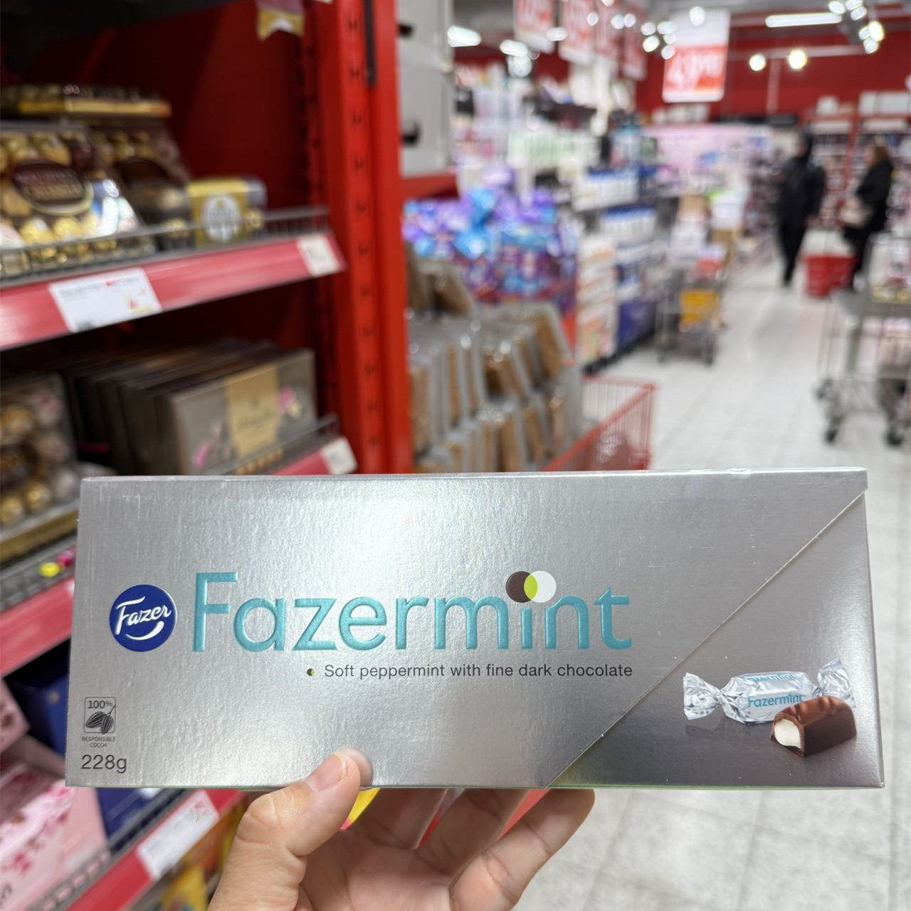 现货芬兰原装进口Fazer黑巧薄荷夹心巧克力红色礼盒拌手礼多口味