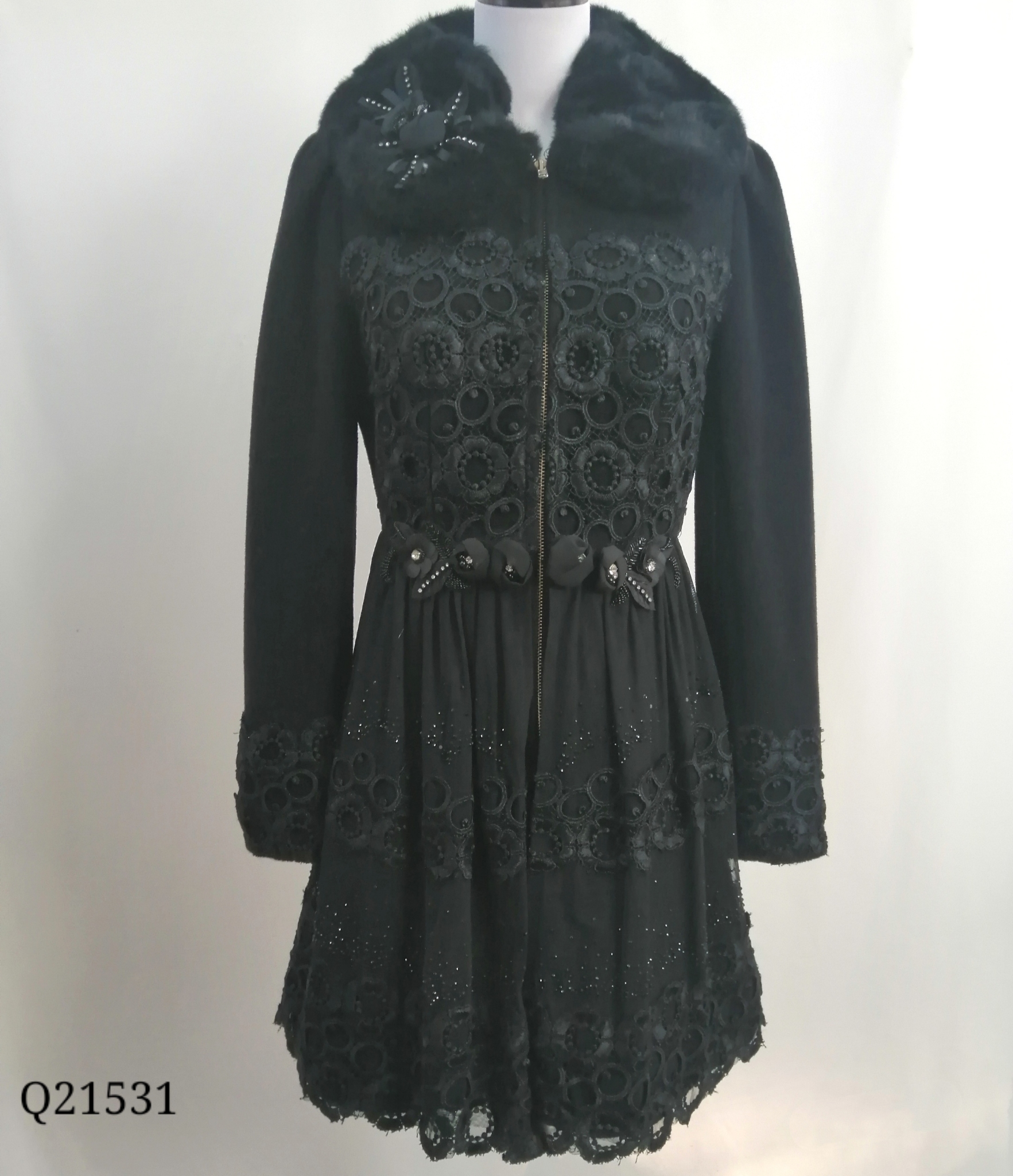 珍思薇尼冬季新款黑色女装拼接风衣拉链款收腰网纱女中长款外套女