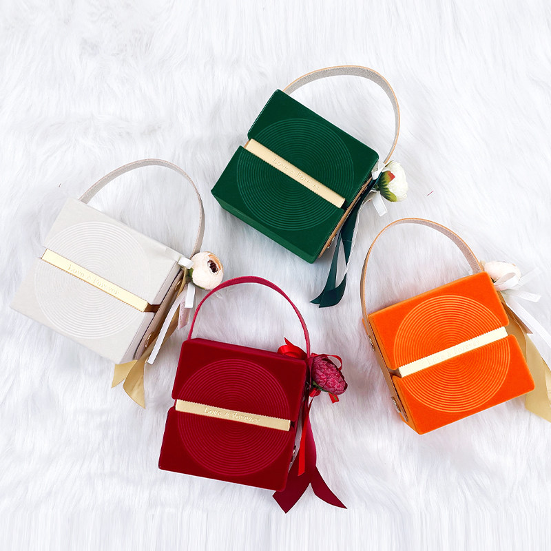 结婚喜糖盒创意个性伴手礼盒高级感婚礼糖果包装盒手提礼品盒精致