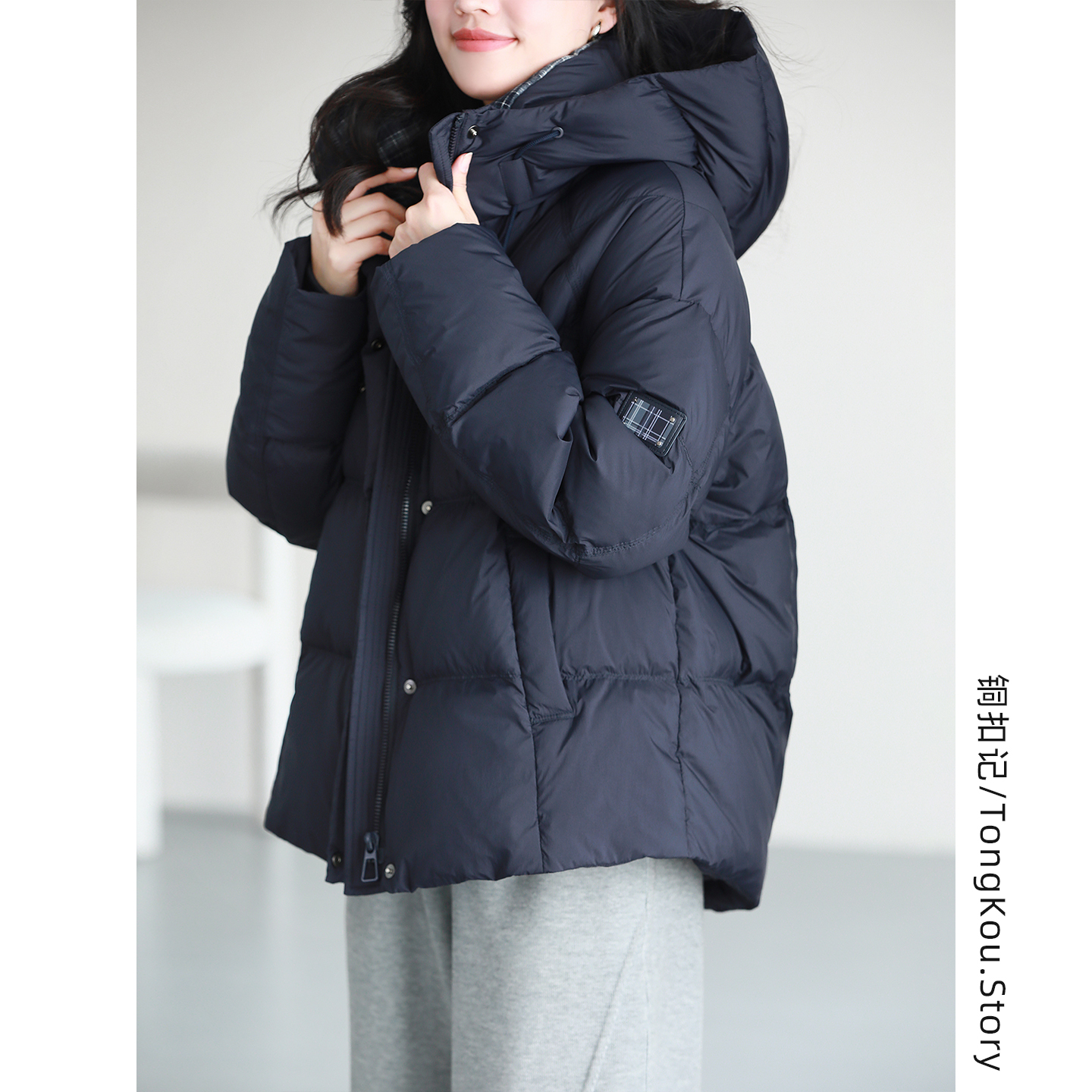 铜扣记连帽加厚保暖羽绒服