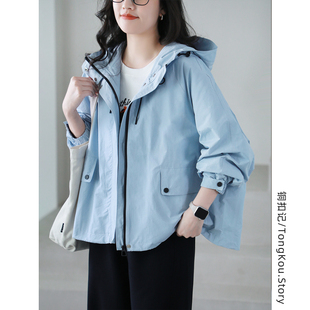户外软壳外套女 新款 铜扣记连帽风衣女休闲百搭宽松显瘦韩版 春季