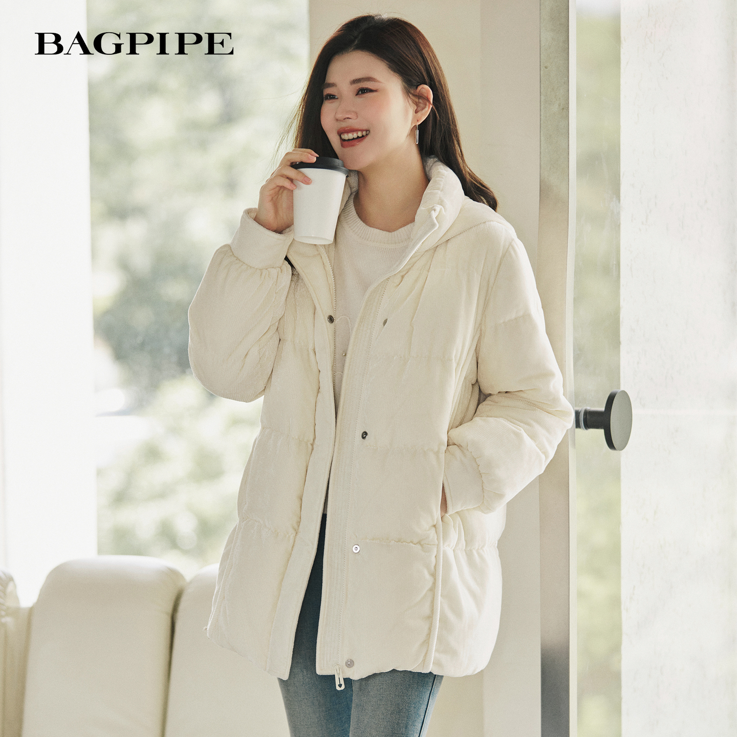 风笛2025冬季新款连帽鹅绒羽绒服时尚立领宽松保暖中长款外套女