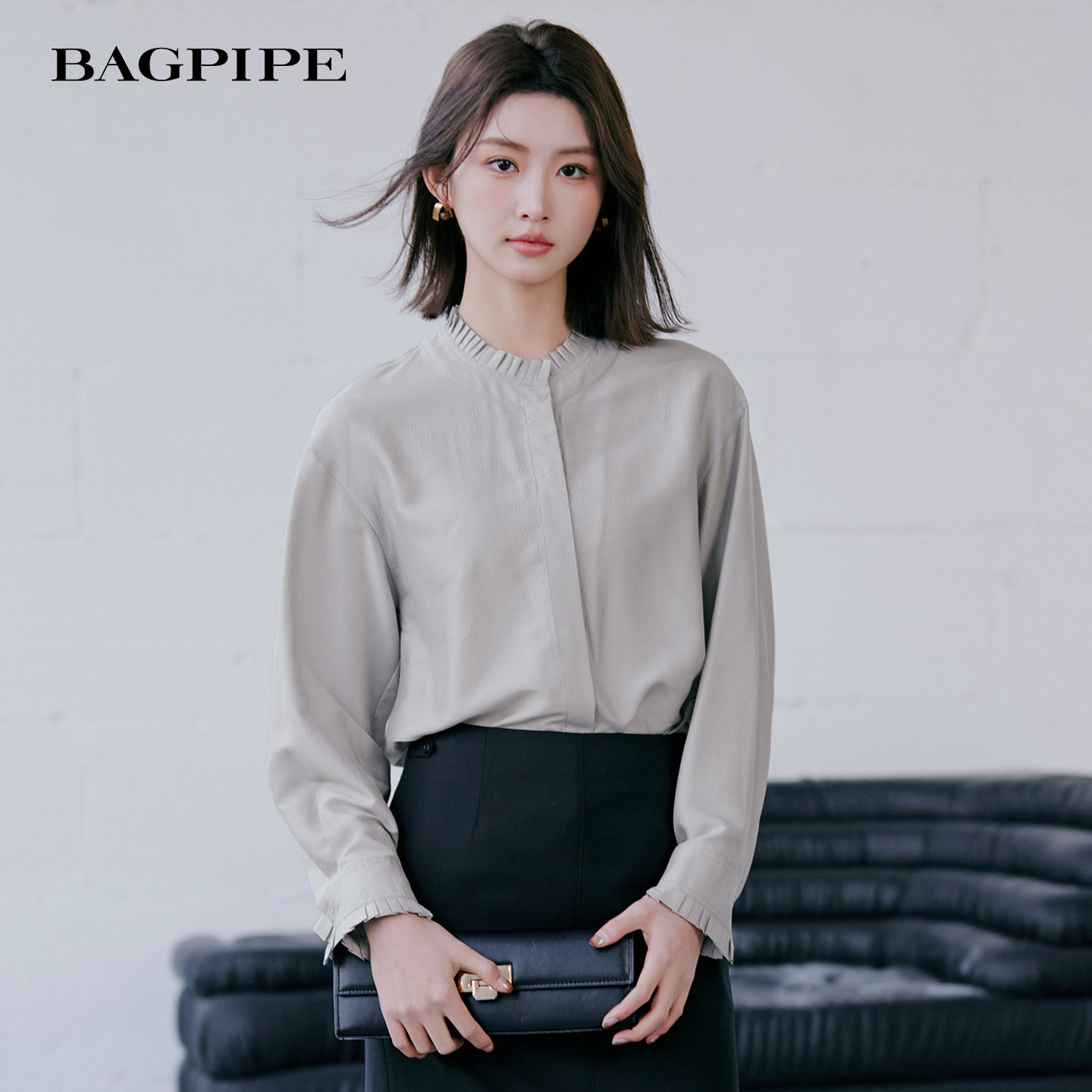 风笛2026秋季新款木耳边立领衬衫女浅灰调通勤气质荷叶边长袖衬衣