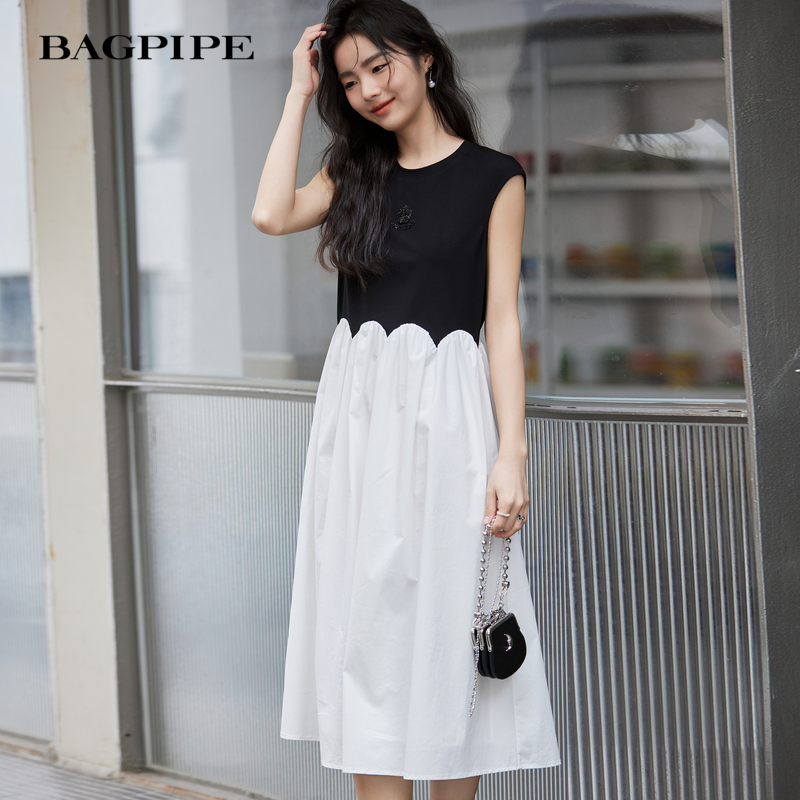 风笛2025夏季新款法式黑白拼接撞色背心连衣裙赫本风百搭显瘦长裙