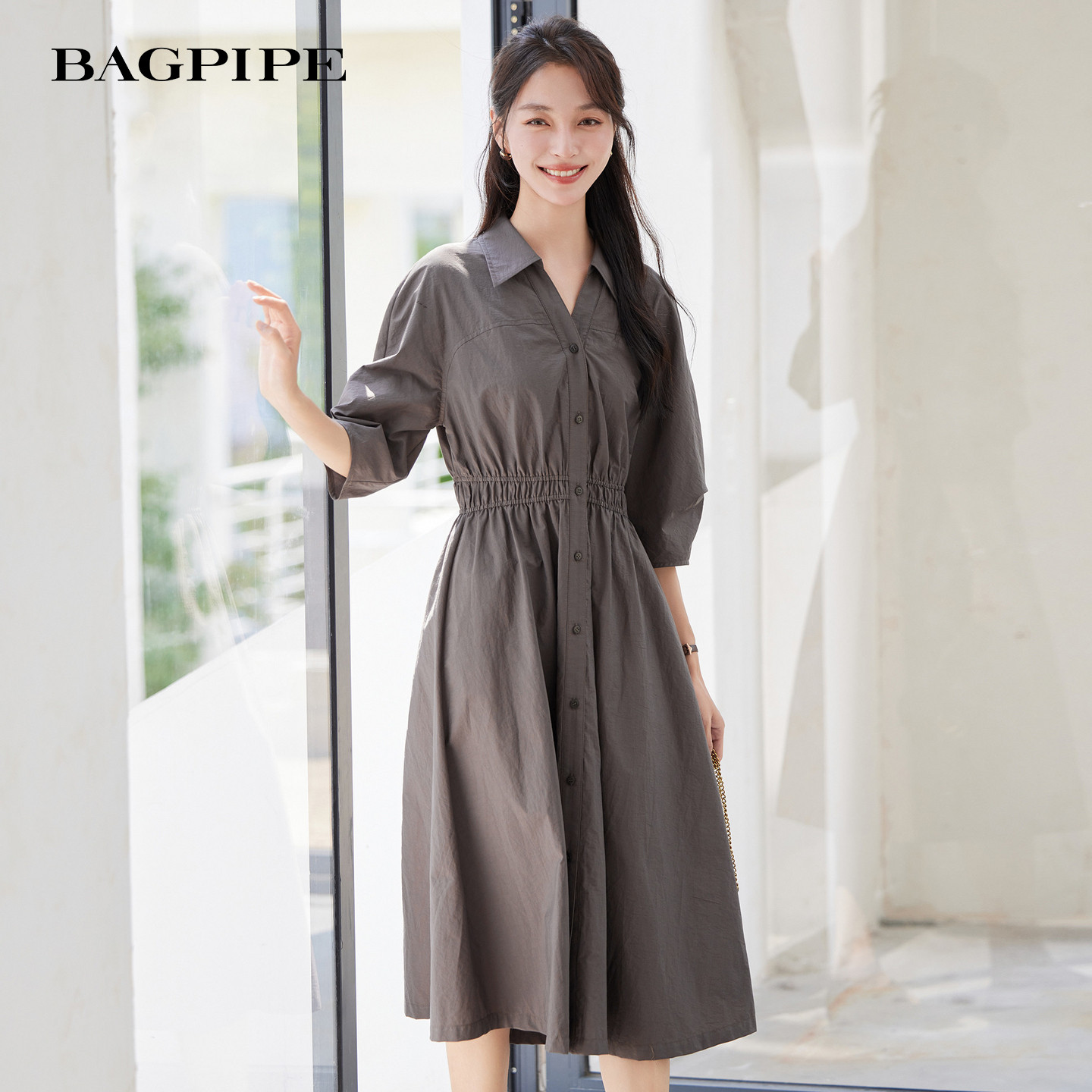 风笛2026春季新款五分袖系带褶皱收腰连衣裙女通勤日常休闲连衣裙