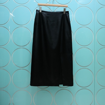 MRER莫乂义 专柜正品春季新款轻熟风开叉PU皮包臀半身裙R5C61911