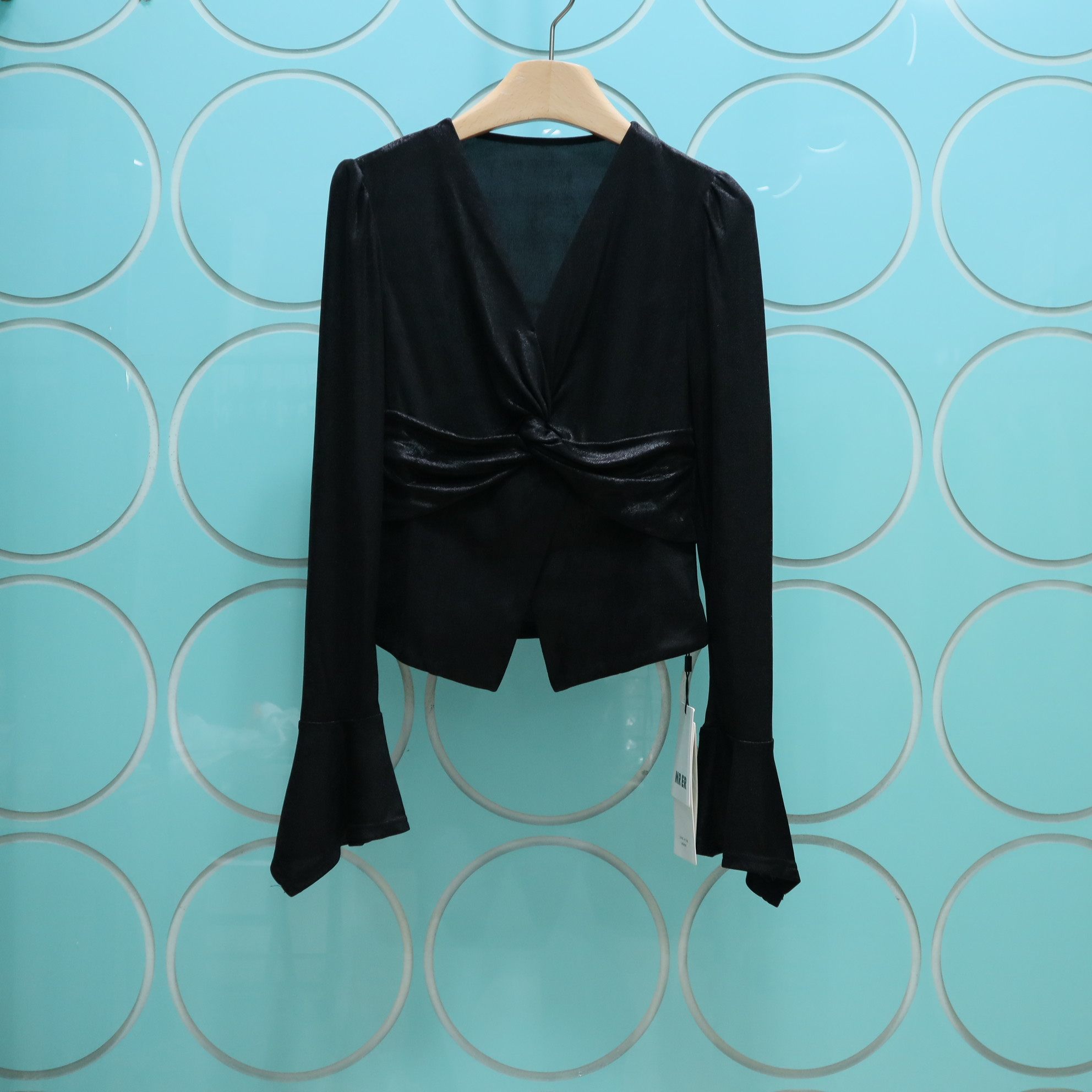 MRER莫乂义 专柜正品春季新款V领喇叭袖长袖纽结上衣女R5C82933,女装/女士精品,衬衫,淘宝优惠券,粉丝福利购,淘宝优惠卷