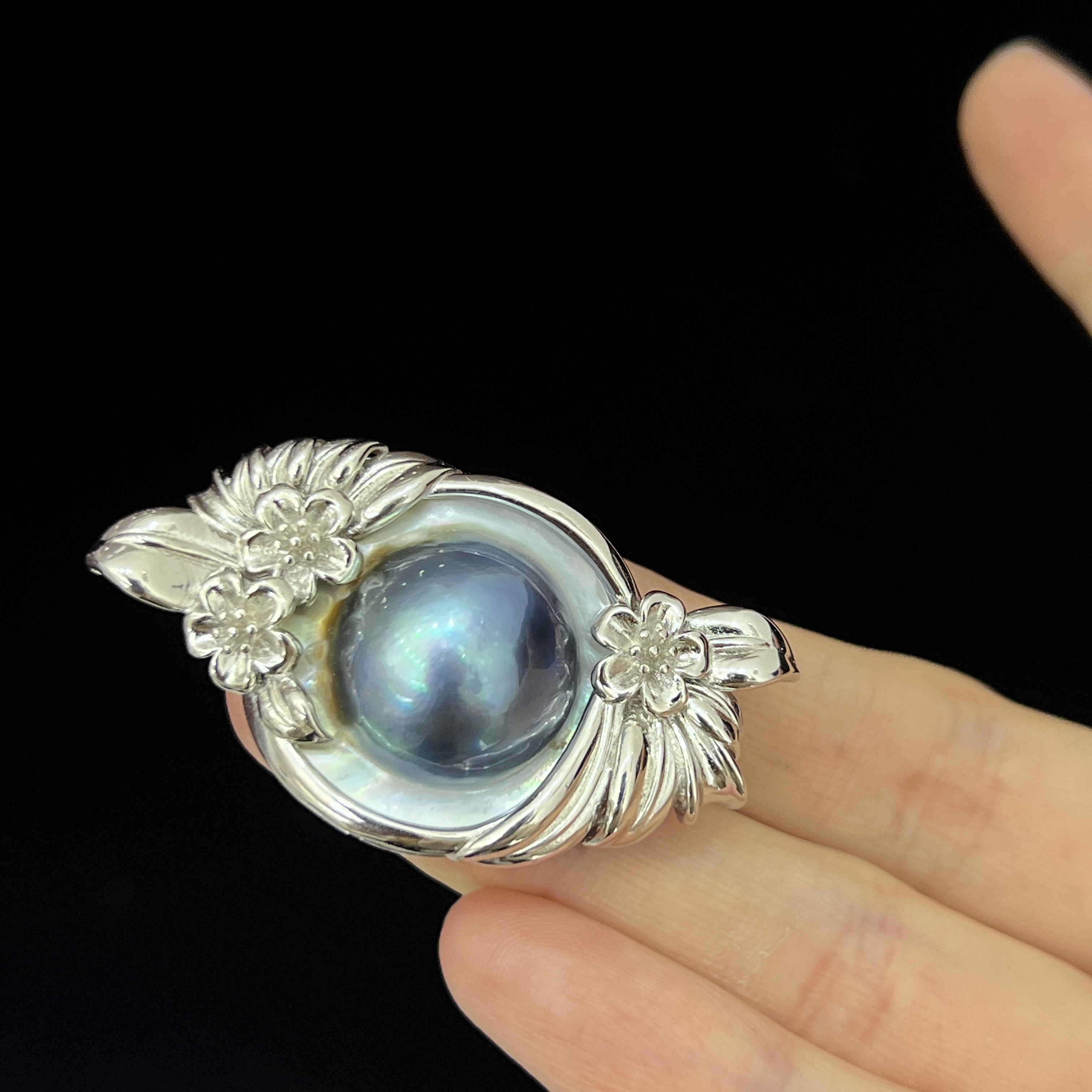 荣耀勋章海水荷包蛋马贝珍珠S925银吊坠胸花复古高级气质重工百搭