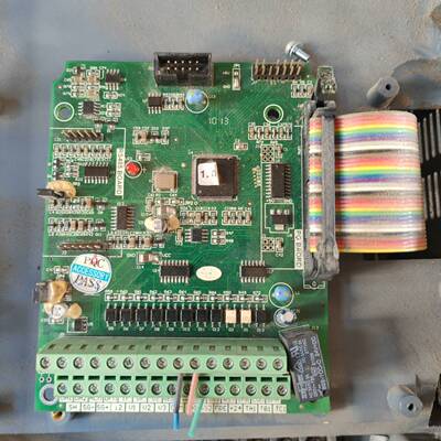 可议价变频器PI7600系列主板