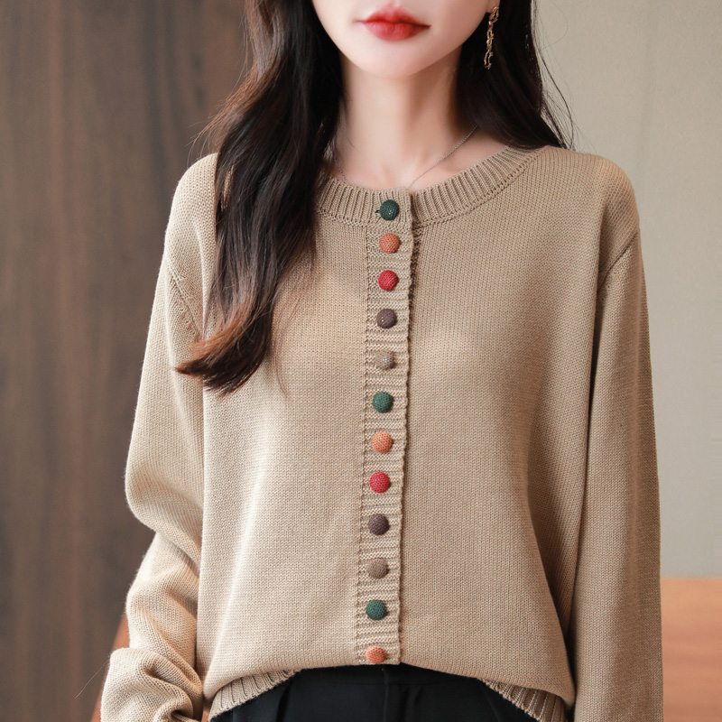时髦彩扣设计纯棉线针织开衫女宽松显瘦外套毛衣舒适保暖外搭上衣