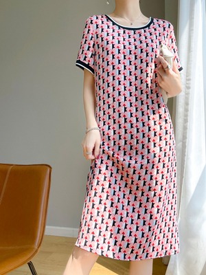 醋酸缎面圆领短袖连衣裙女