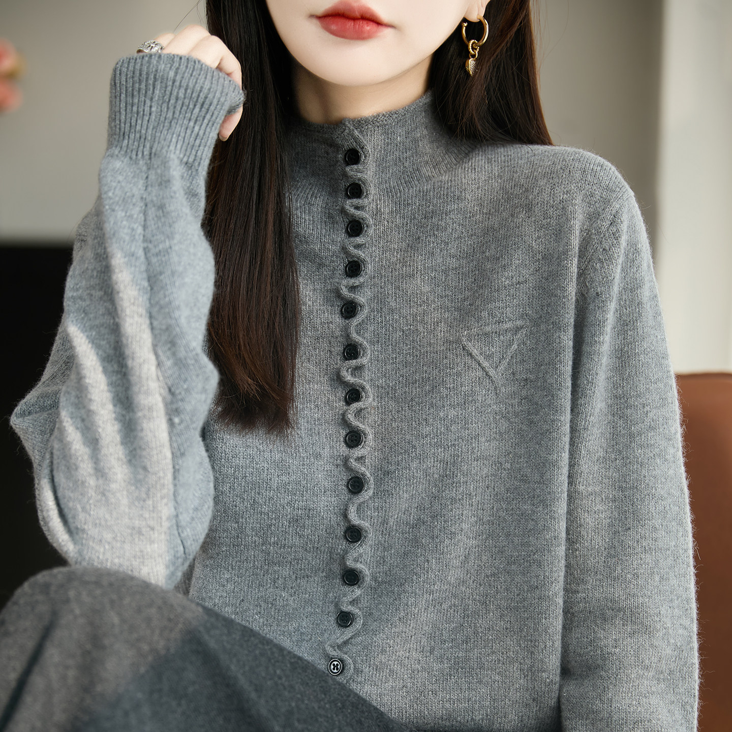 韩版半高领纽扣木耳边针织毛衫