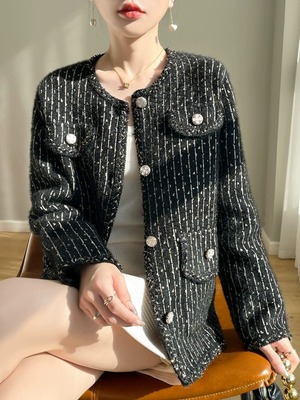 春季新款圆领开衫女韩版时尚设计