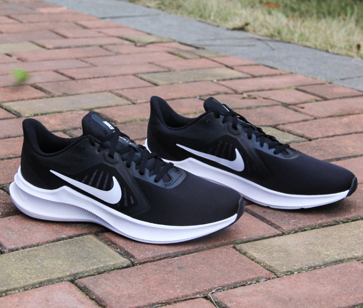 耐克nike男子网面透气缓震跑步鞋