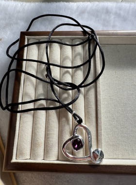 西班牙UNOde50复古心形镶钻毛衣链女小众黑色皮革项链简约气质