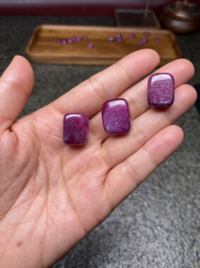 天然红宝石全红猫眼长方块吊坠