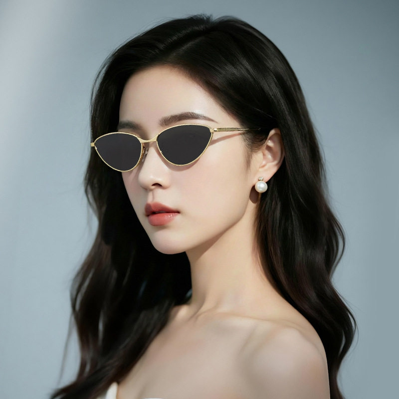 新款女士三角形猫眼太阳镜