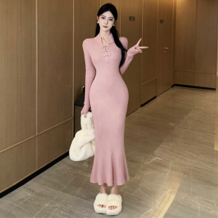 针织连衣裙女秋冬新修身包臀新中式复古盘扣国风旗袍鱼尾裙子过膝