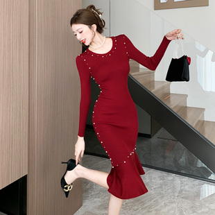 针织连衣裙女秋冬高级感钉珠气质重工时尚修身长款包臀打底鱼尾裙