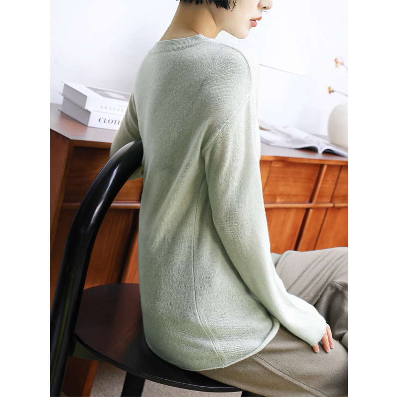山羊绒轻氧休闲卷边长袖套衫毛衣