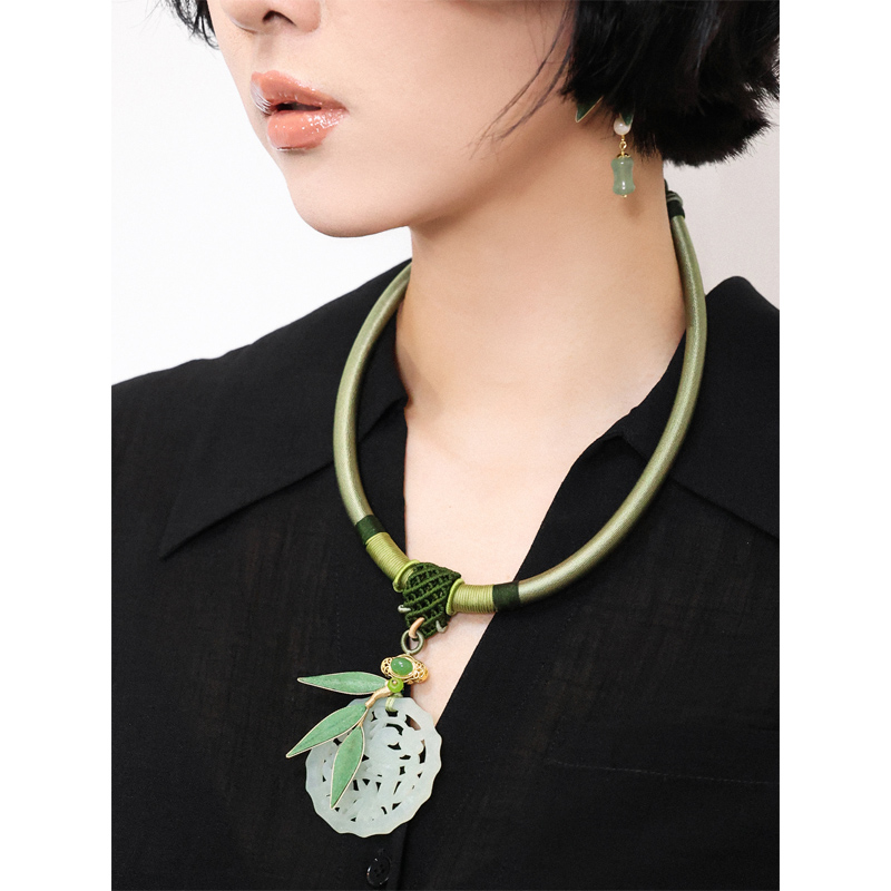 KAKA新中式国风喜上眉梢岫玉牌掐丝绒花竹叶手编项链绳项圈颈链女