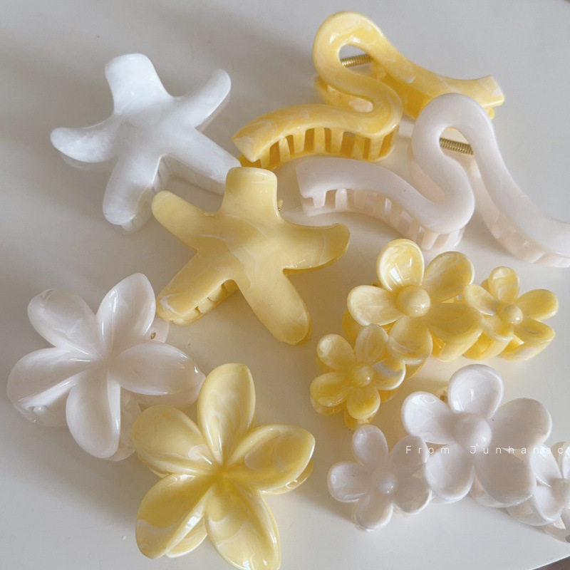 奶黄色泰兰德晕染花朵抓夹清新甜美鸡蛋花后脑勺盘发醋酸鲨鱼夹发,饰品/流行首饰/时尚饰品新,发饰,淘宝优惠券,粉丝福利购,淘宝优惠卷