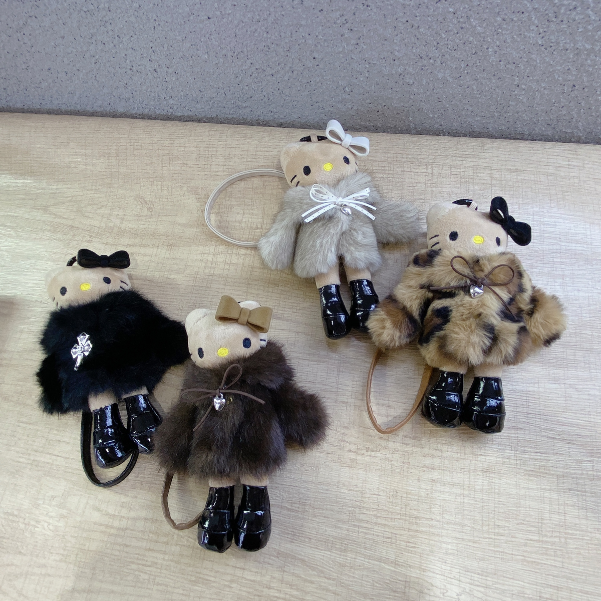 劳丽诗-冬长腿kitty皮草毛绒公仔包包挂件店铺搭售(配盒子)W00023