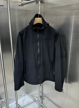 定制面料 宽松版型 连帽设计 多口袋隐藏拉链 新品夹克男士外套