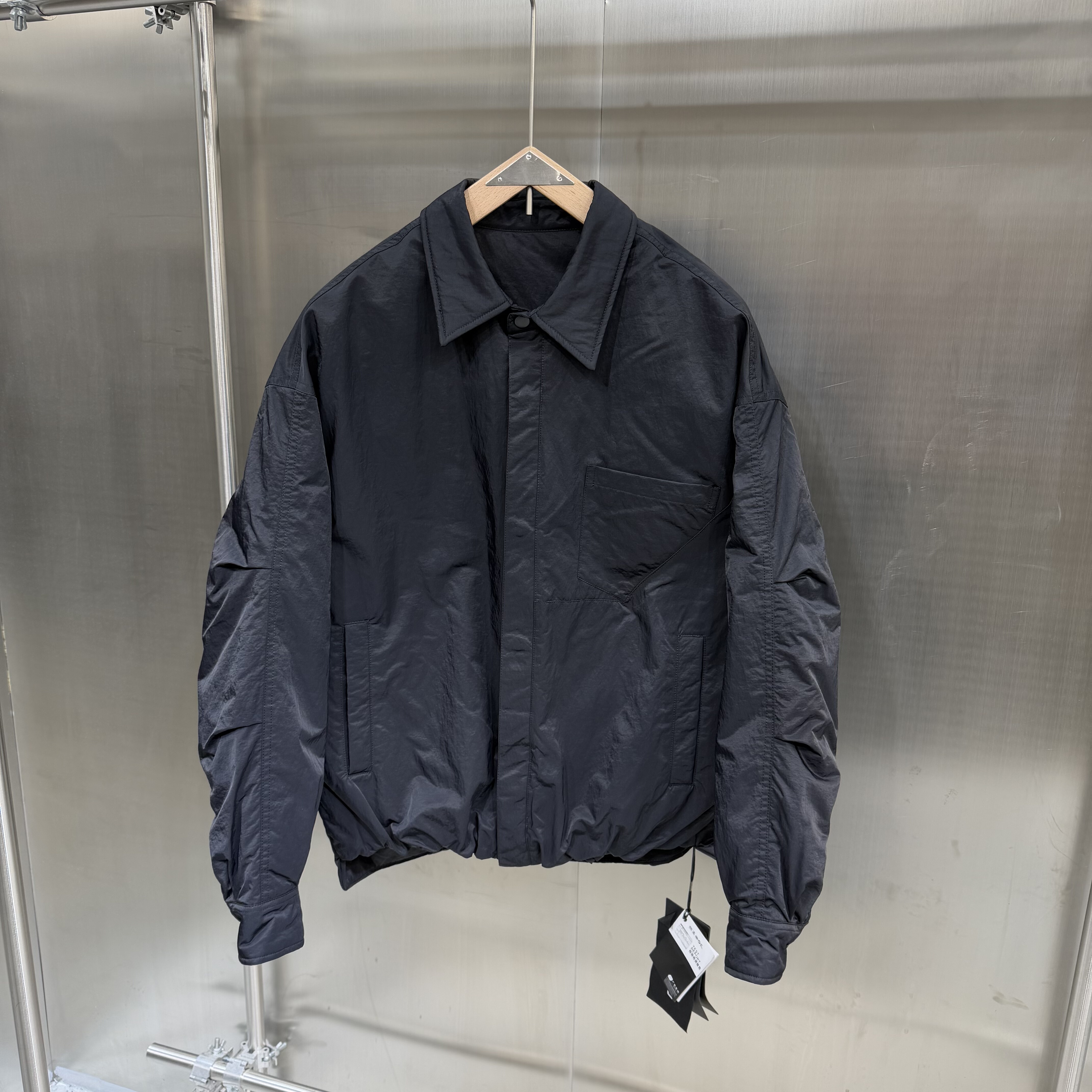 90白鸭绒轻薄款羽绒服定制面料立体剪裁宽松版型夹克外套男