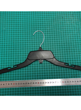 W484黑色塑料衣架 外贸出口挂装用干洗店衣挂 家用衣撑子 hangers