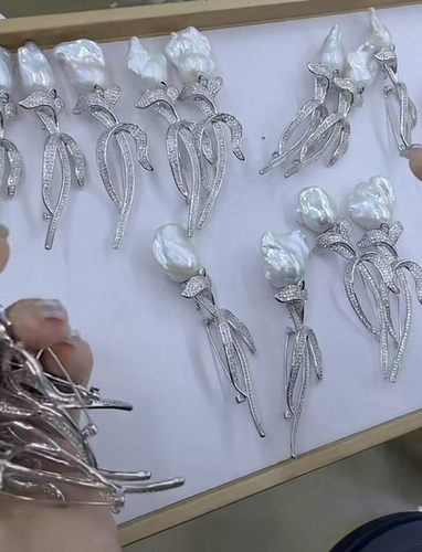 诸暨天然淡水巴洛克珍珠花朵胸花复古大巴郁金香胸针女神节礼物