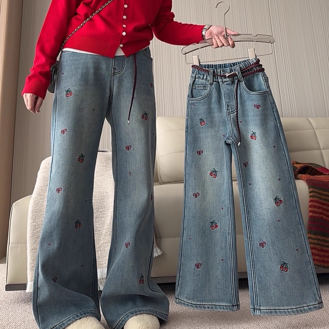 天依角2025冬新款25029加绒刺绣樱桃烫钻牛仔筒喇裤中大女童亲子