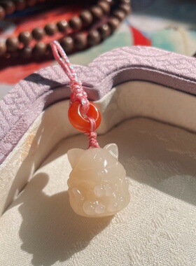 「雅布藤」粉黛九尾狐。和田玉藕粉老料吊坠。饱满小狐狸。精工