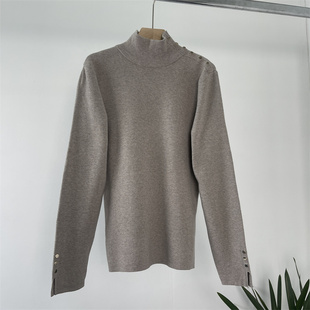 所见即所得！自留推荐！篙品质！纽扣装饰修身大码针织毛衣