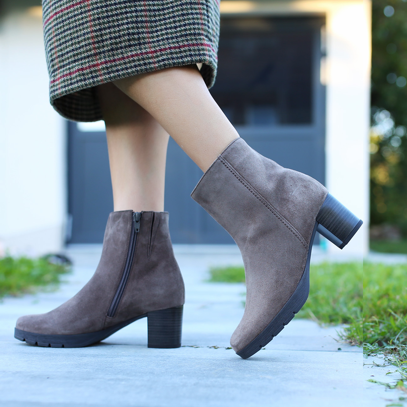 GABOR通勤风宽楦中跟短靴